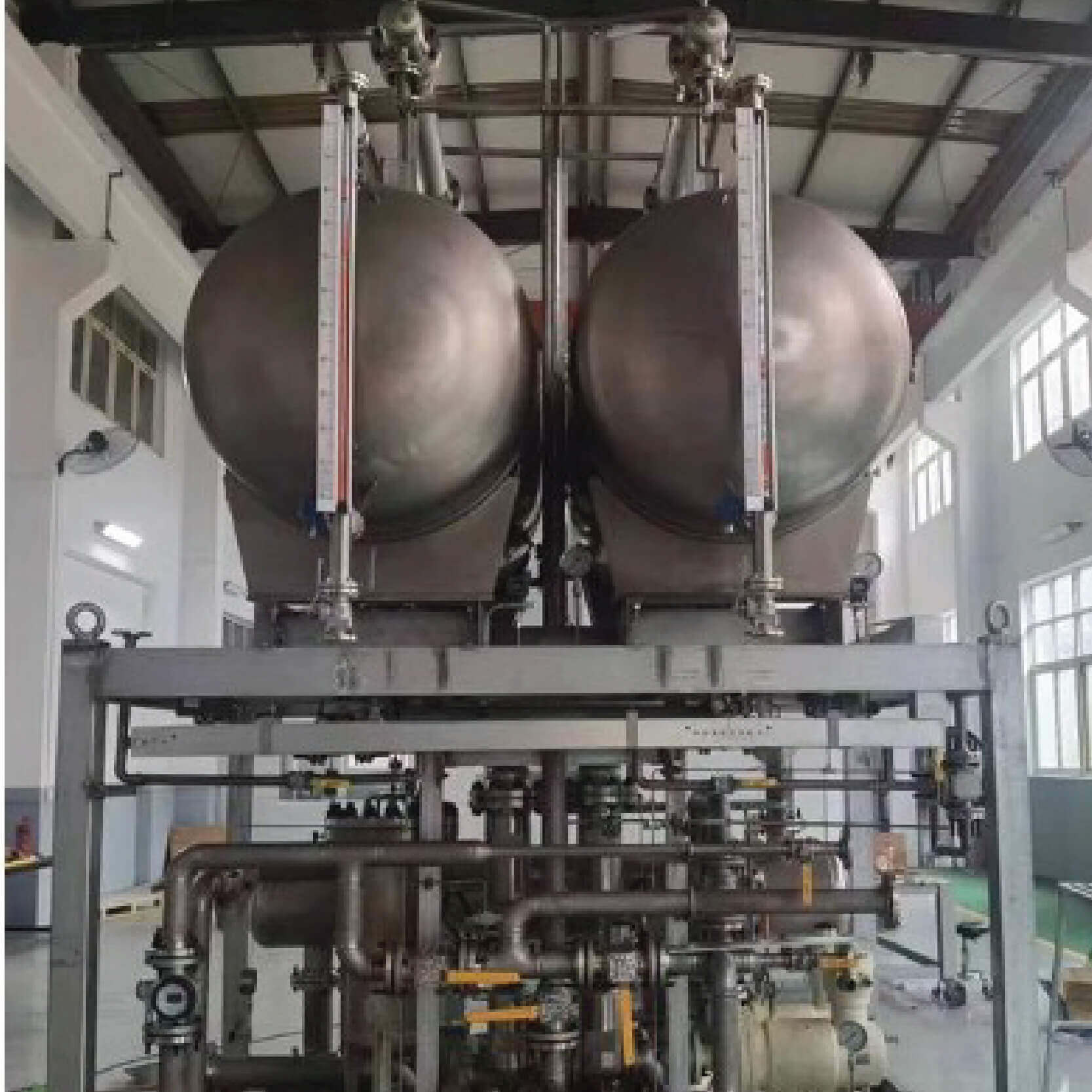 Storage Separator with Tank
